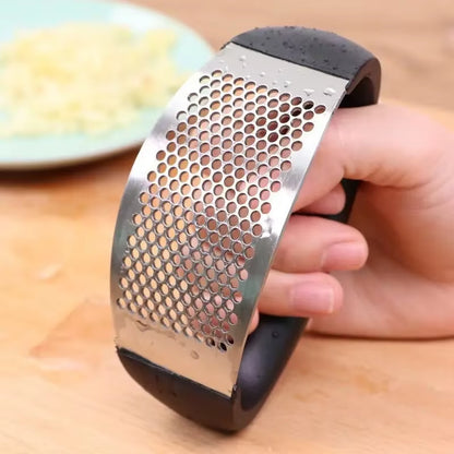 Garlic Press Rocker Stainless Steel Garlic Crusher Dishwasher Safe Rust Proof Garlic Mincer Tool for Kitchen Gadgets